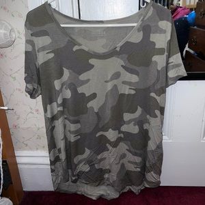 Hollister Easy Logo Icon V-Neck T-Shirt Camo